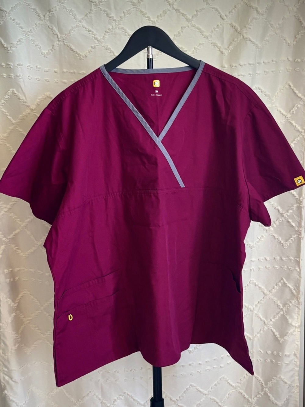 WonderWink 3X Burgundy Scrub Top | Plus Size Medical Uniform V-Neck